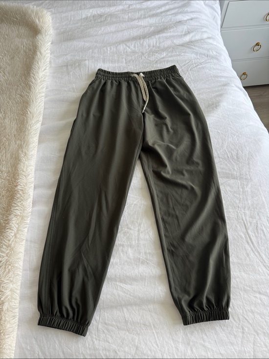 Vuori Pants - Vuori Olive Green Jogger Pants